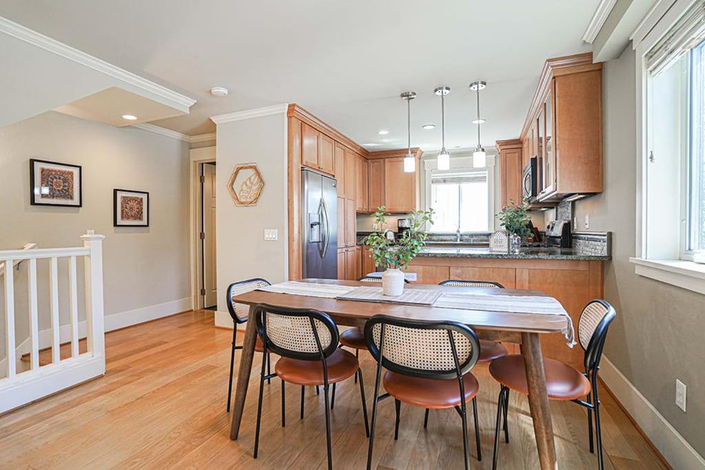 Exquisite Central Townhome With Spacious Loft And Gourmet Kitchen Seattle Exteriér fotografie